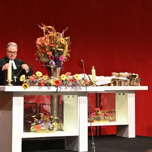 Prvá biskupka v histórii Evanjelickej cirkvi a.v. v Rakúsku slávnostne uvedená do úradu