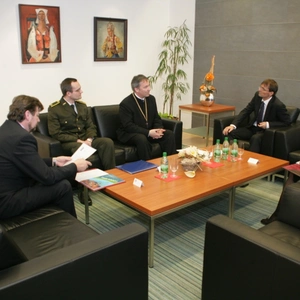 Rokovanie  ECAV a EPS s ministrom obrany 