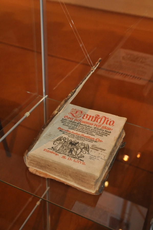 V Rimavskej Sobote vystavujú knihu Confessio Augustana
