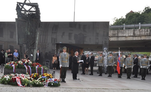 Memorial Day for Victims of the Holocaust and Racial Violence