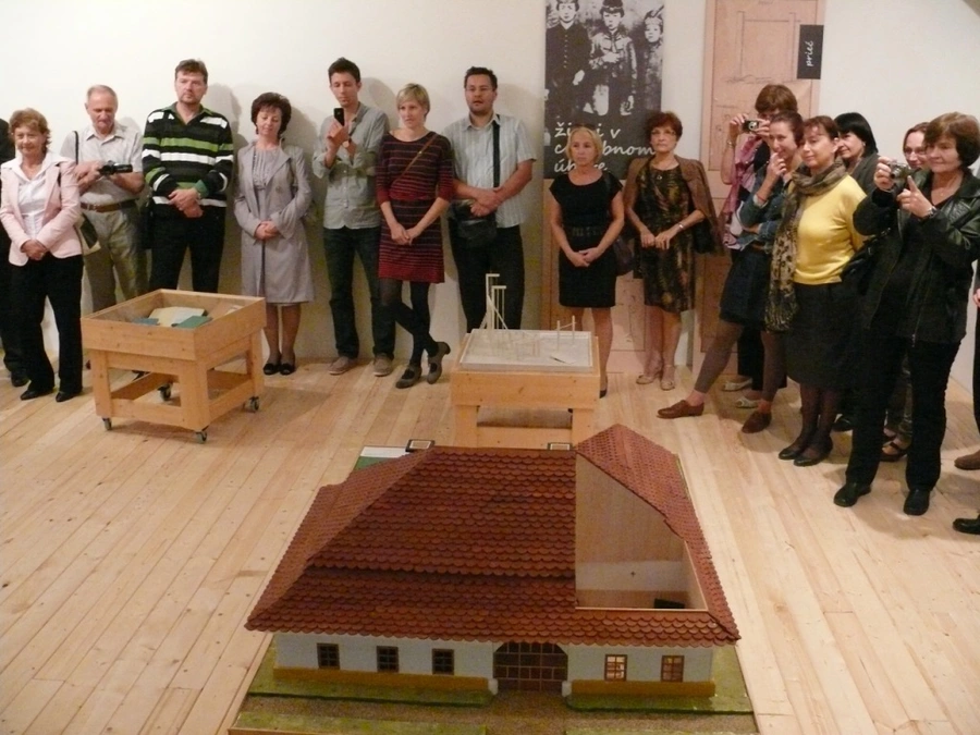 Vernisáž výstavy o Slovenskom evanjelickom a. v. patronátnom gymnáziu v Revúcej
