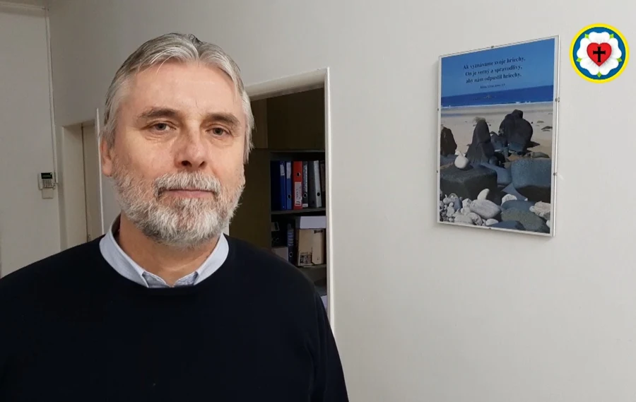 Generálny biskup ECAV odsúdil ničenie židovských cintorínov