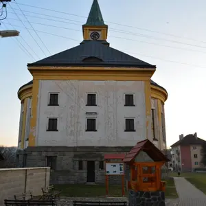 Oprava fasády kostola a veže v Pliešovciach