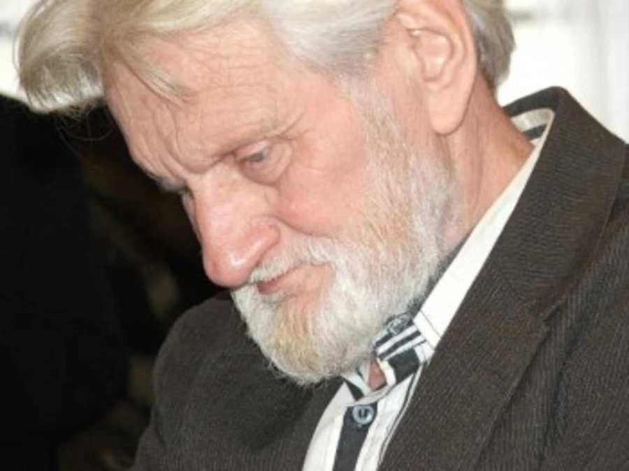 Zomrel spisovateľ Ivan Kadlečík