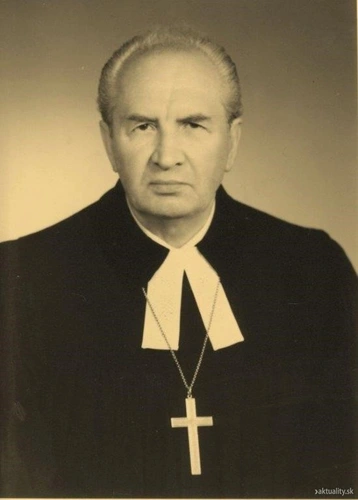 More than 1000 grieving gave last goodbye to Bishop Ján Midriak