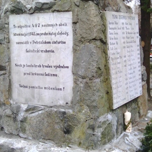 Pietna spomienka na obete vojny v Petržalke