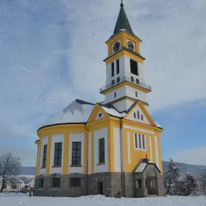 Oprava fasády kostola a veže v Pliešovciach