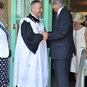 Rektor UK odovzdal generálnemu biskupovi Pamätnú medailu Univerzity Komenského   