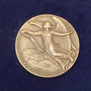 Vzácna medaila k 400. výročiu prekladu Biblie v roku 1934
