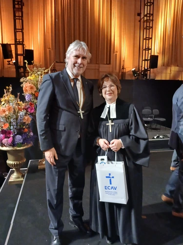 Prvá biskupka v histórii Evanjelickej cirkvi a.v. v Rakúsku slávnostne uvedená do úradu