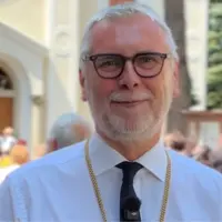 Milí moji... naša služba pochádza z Krista