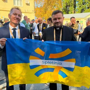 Modlitebné stretnutie pri 35. výročí nezávislosti Ukrajiny s biskupom Mihočom