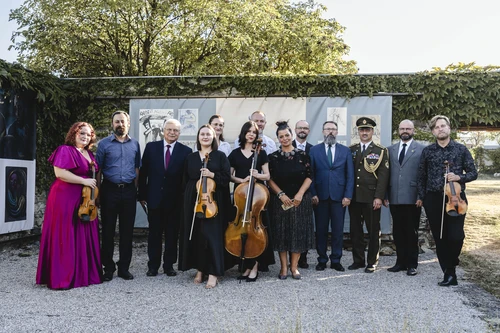 Keď umenie nesie pamäť: Pietna spomienka, vernisáž a koncerty v Zelenom lese